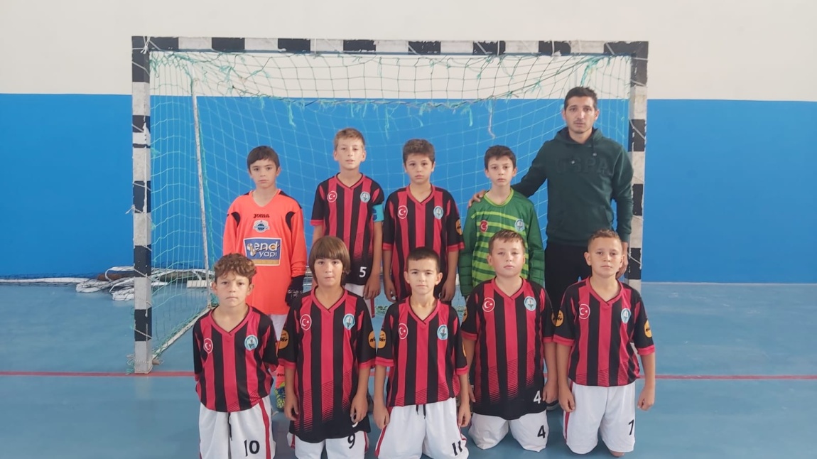 Küçük Erkek Salon Futbolu(Futsal) Takımımız. 